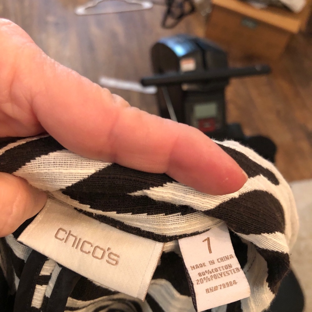 Chico’s Jacket - Picture 9 of 9